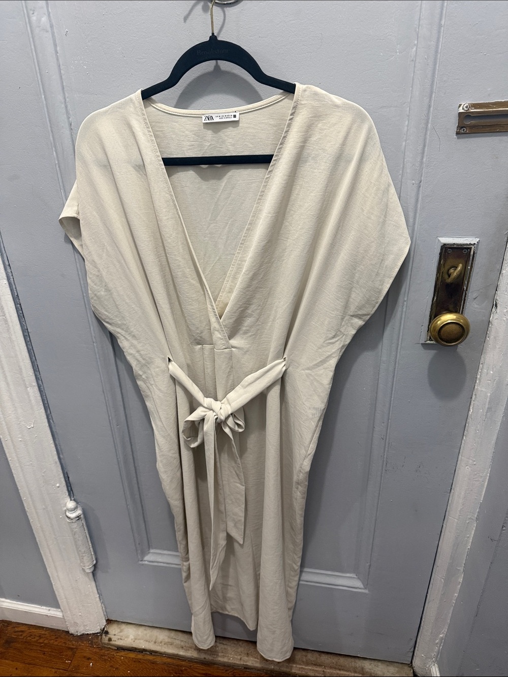 Zara Ivory flowy Midi Dress with Tie front or back.